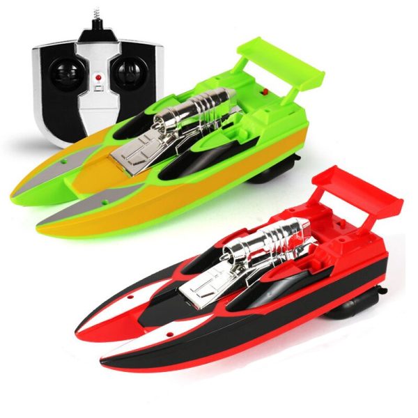 Hot RC Boat Water toys Boys toys gifts 2.4 GHz high speed Waterproof yacht toys Brinquedos Summer beach Seaside toys For Discount