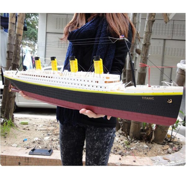 RC Boat 1:325 Titanic Sea Grand Cruise Ship 3D Titanic Century Classic Love Story RC Boat High Simulation Ship Model Toys Online now